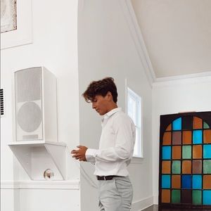 Meet your Posher, Levi